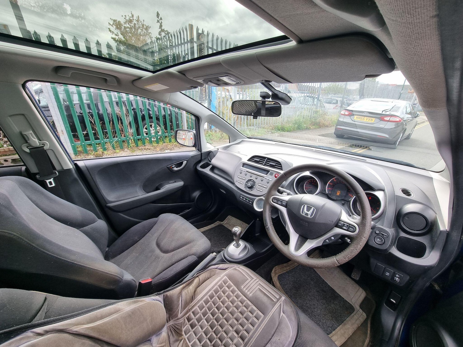 Used Honda Jazz 2009 for sale - 76424170: Photo 6