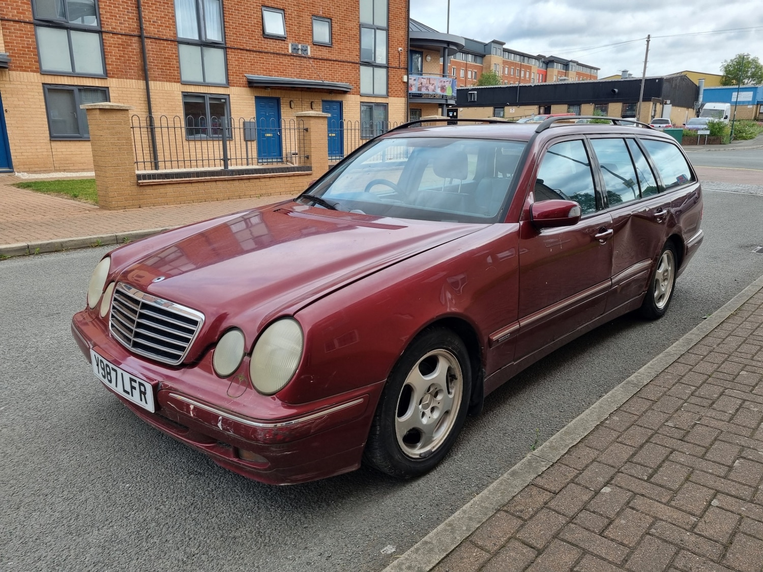Used Mercedes-Benz E Class 2001 for sale - 76577748: Photo 1