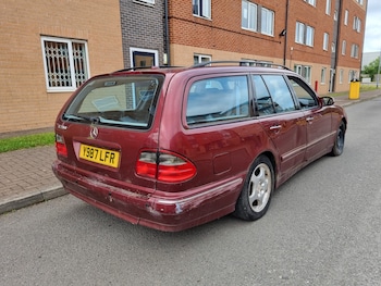 Used Mercedes-Benz E Class 2001 for sale - 76577748: Photo
