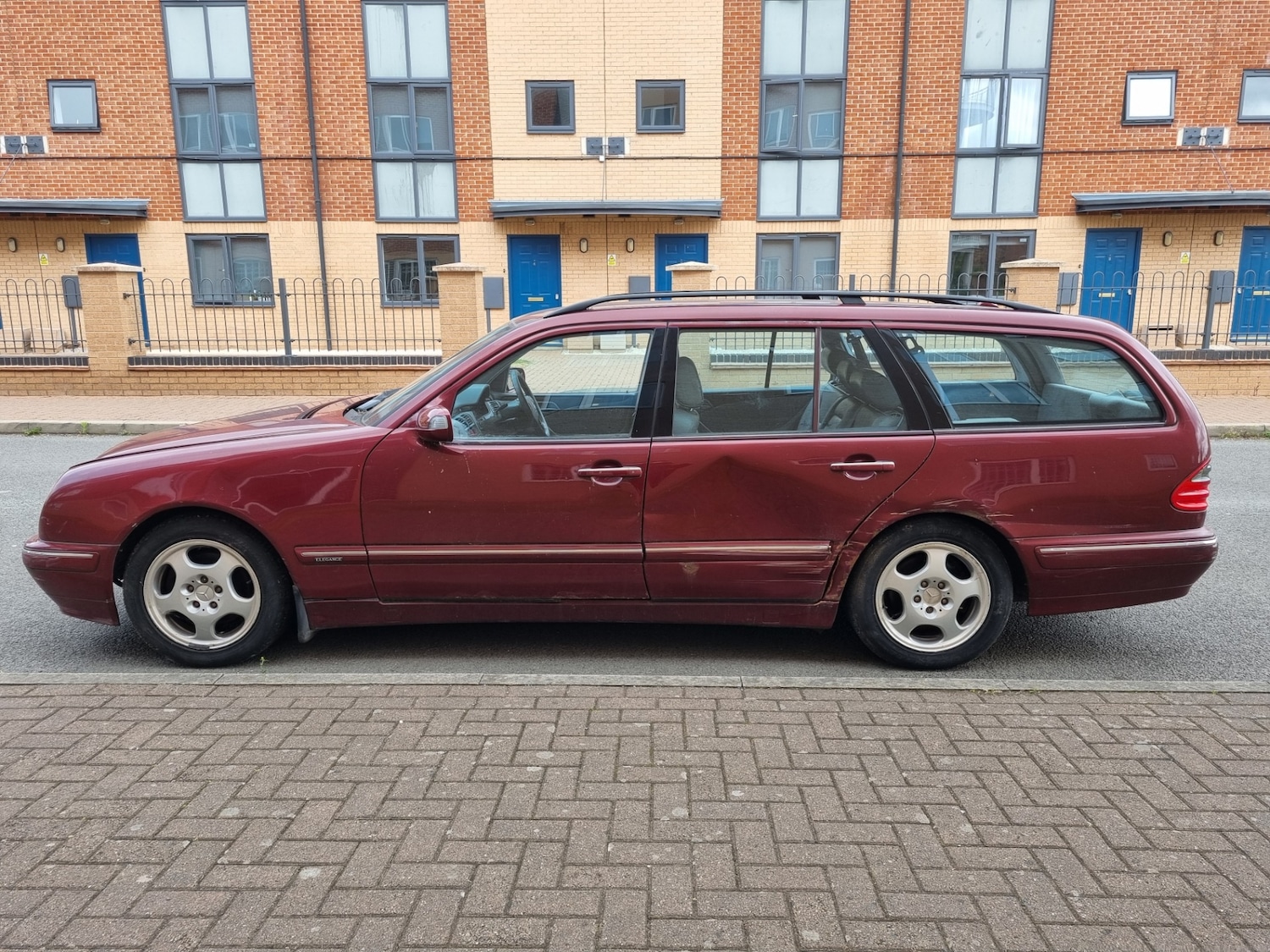 Used Mercedes-Benz E Class 2001 for sale - 76577748: Photo 6