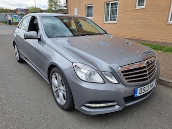 Used Mercedes-Benz E Class 2013 for sale - 76577397: Photo