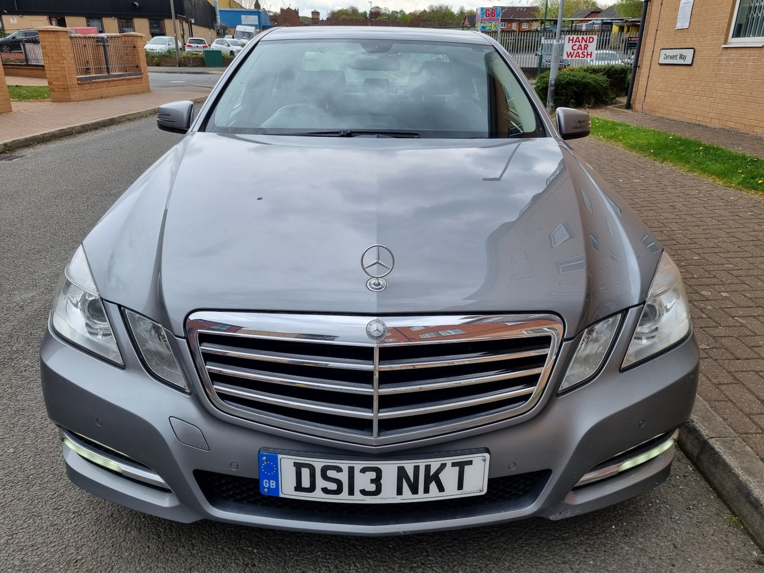 Used Mercedes-Benz E Class 2013 for sale - 76577397: Photo 2