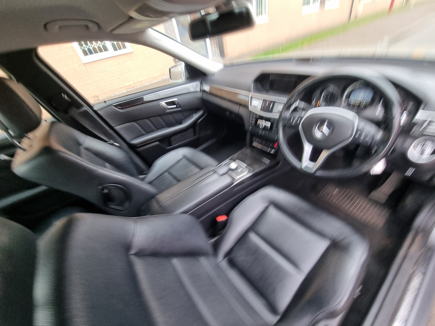Used Mercedes-Benz E Class 2013 for sale - 76577397: Photo 25