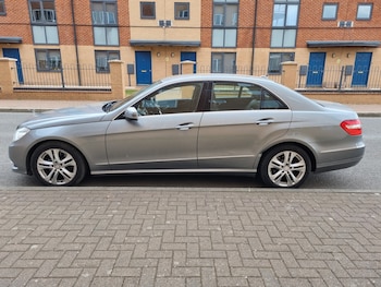 Used Mercedes-Benz E Class 2013 for sale - 76577397: Photo