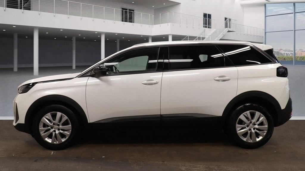 Used Peugeot 5008 2023 for sale - 77009632: Photo 5