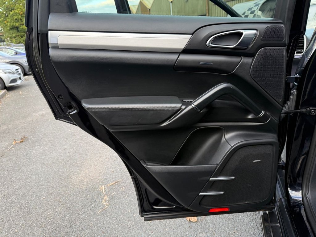 Used Porsche Cayenne 2011 for sale - 76234409: Photo 19