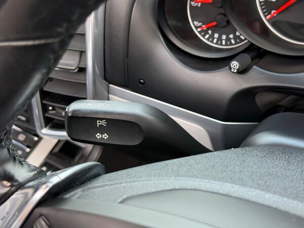 Used Porsche Cayenne 2011 for sale - 76234409: Photo 26