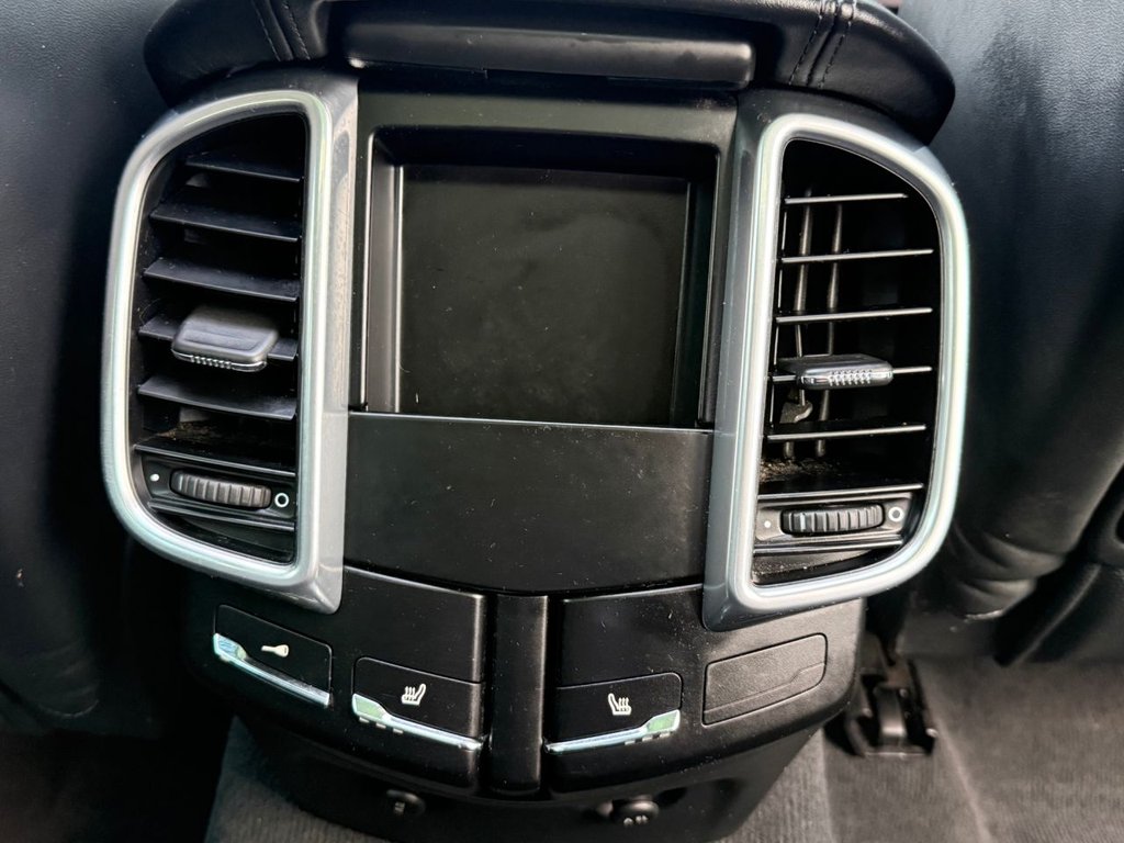 Used Porsche Cayenne 2011 for sale - 76234409: Photo 37