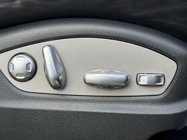 Used Porsche Cayenne 2011 for sale - 76234409: Photo 39