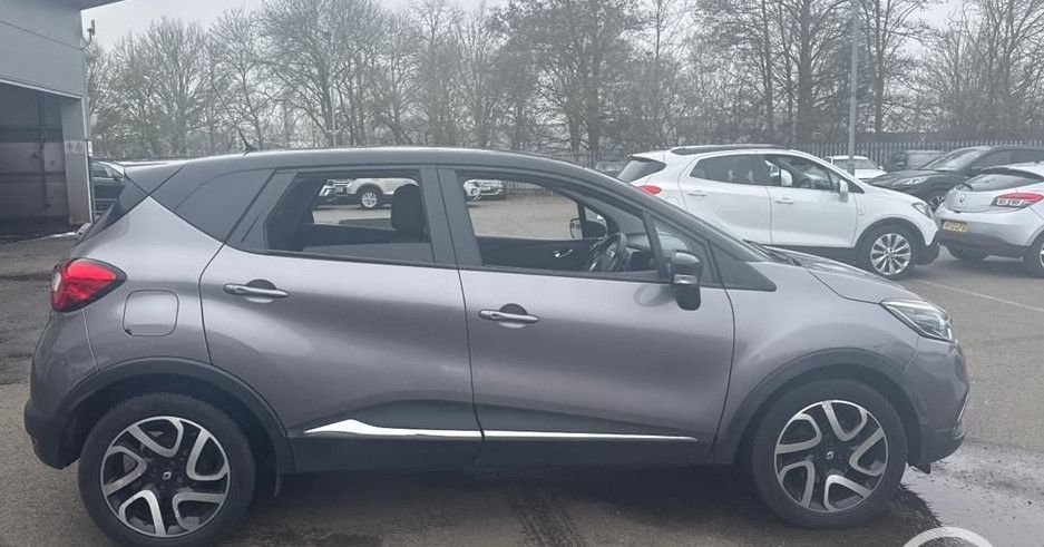 Used Renault Captur 2016 for sale - 77806213: Photo 2
