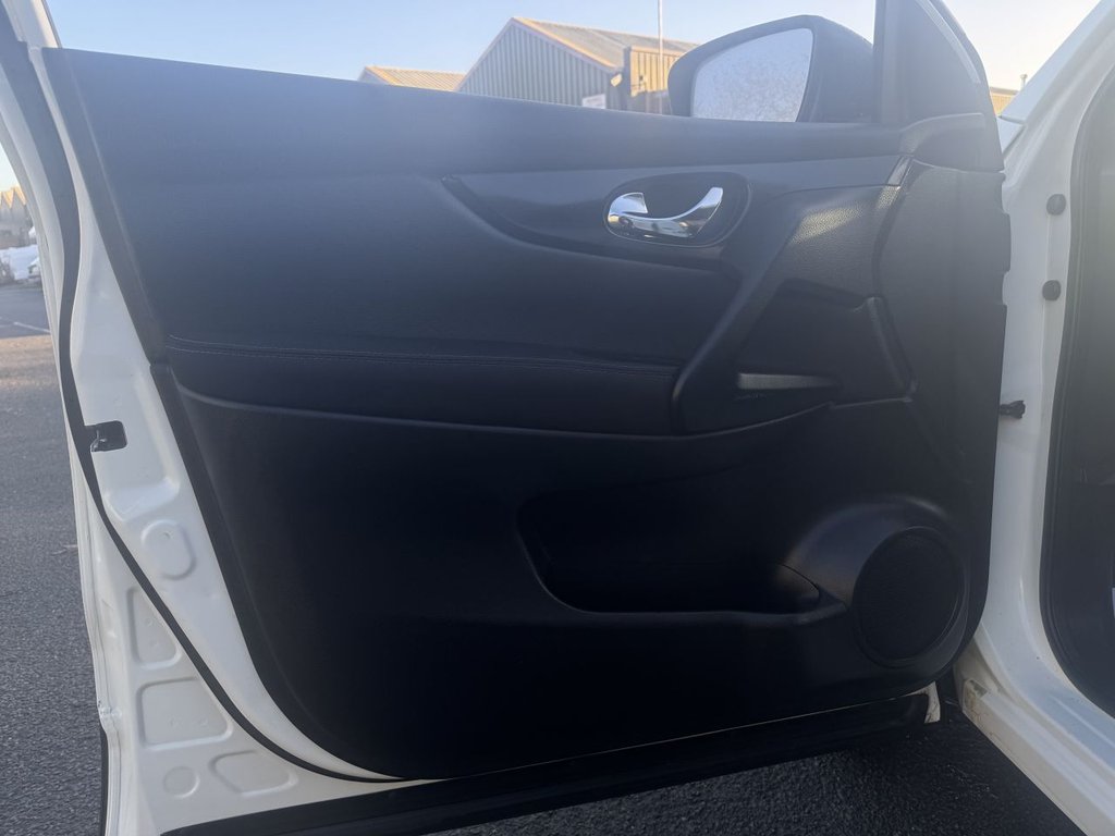 Used Nissan Qashqai 2015 for sale - 77009755: Photo 15