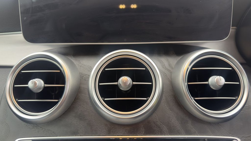 Used Mercedes-Benz C Class 2019 for sale - 77890874: Photo 26