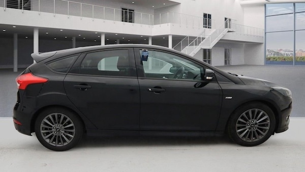 Used Ford Focus 2017 for sale - 76234317: Photo 5