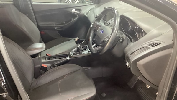 Used Ford Focus 2017 for sale - 76234317: Photo 9
