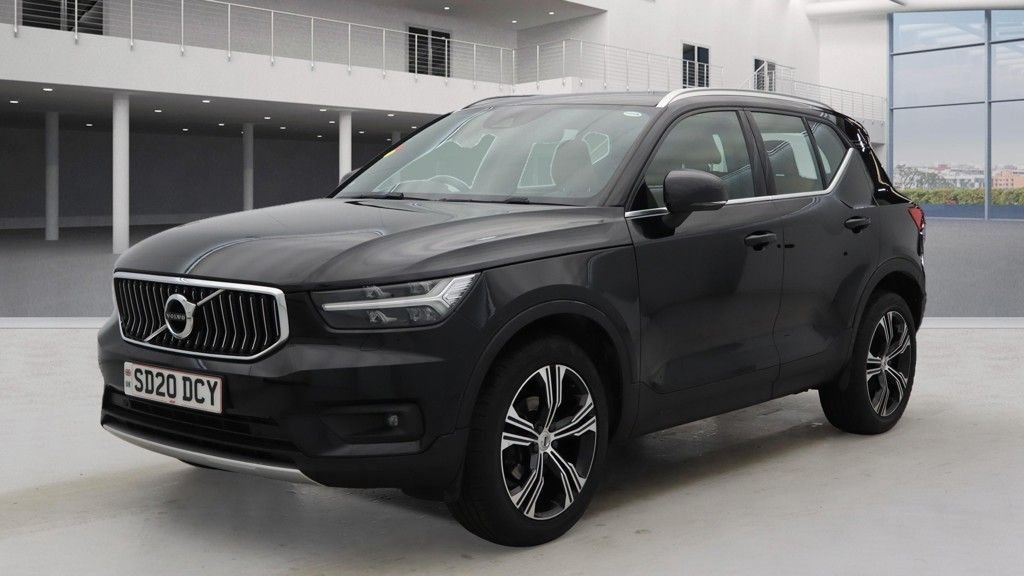 Used Volvo XC40 2020 for sale - 76632449: Photo 2
