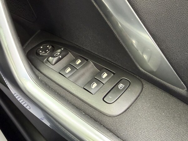Used Peugeot 2008 2019 for sale - 76234398: Photo 33