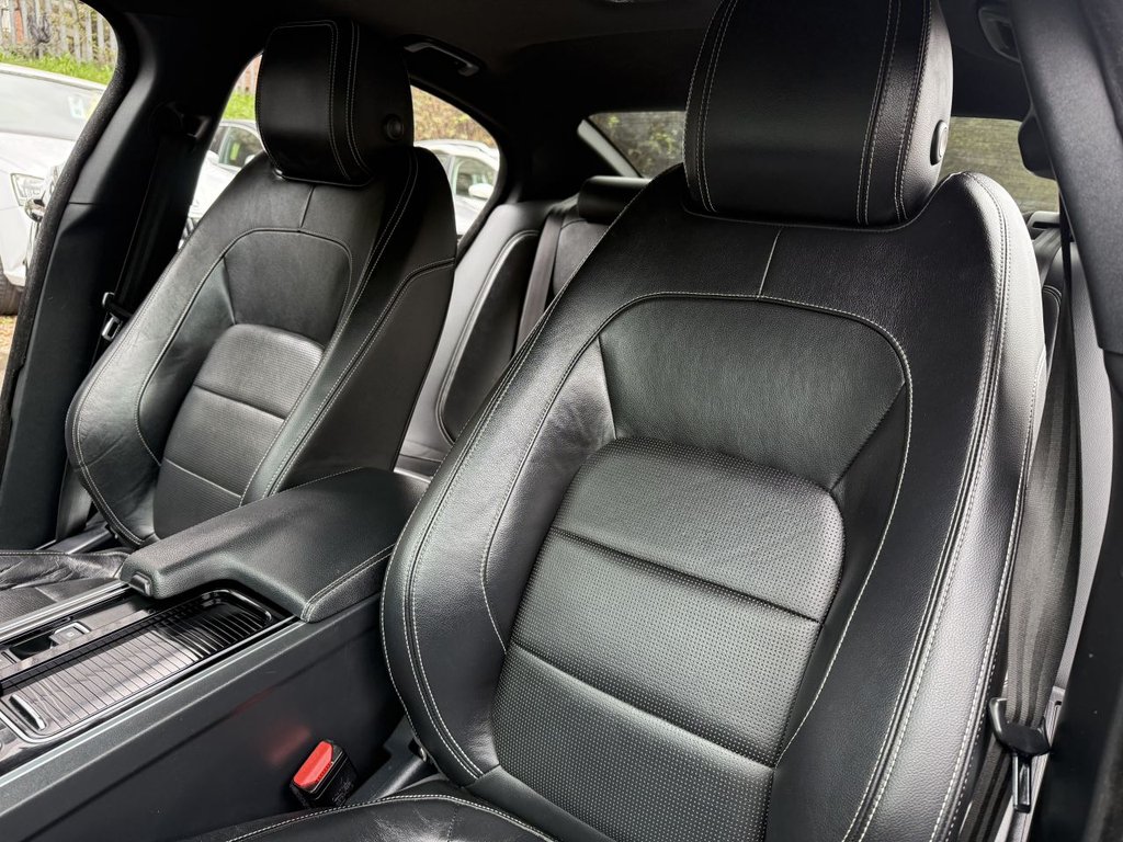 Used Jaguar XE 2017 for sale - 78082673: Photo 17