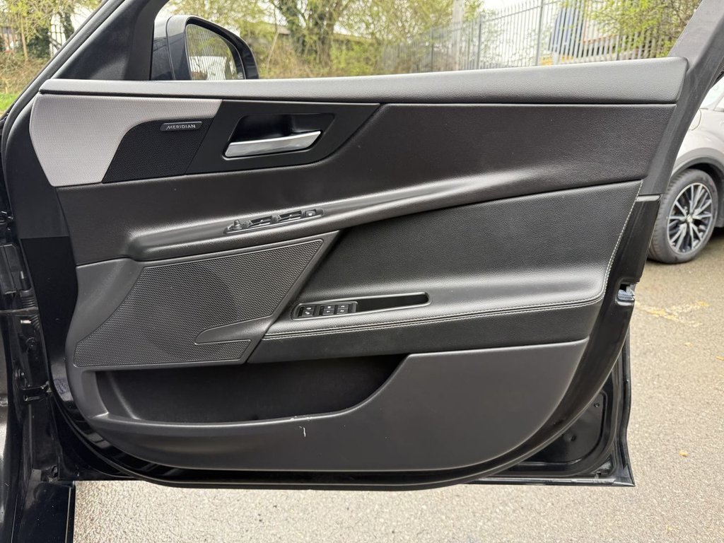 Used Jaguar XE 2017 for sale - 78082673: Photo 24