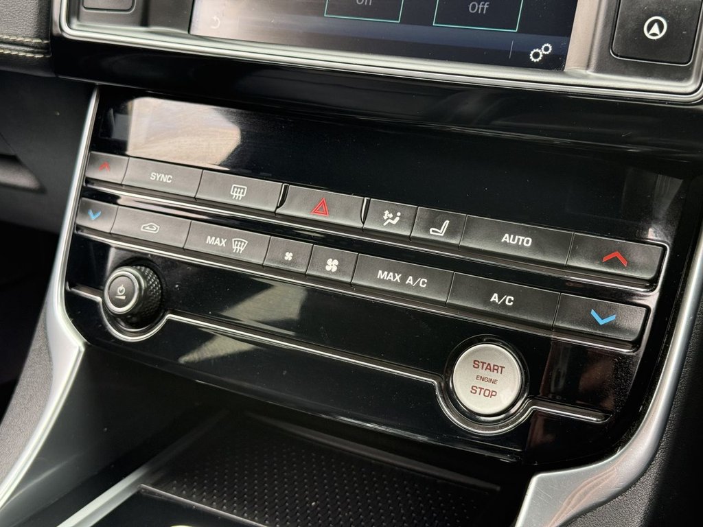 Used Jaguar XE 2017 for sale - 78082673: Photo 37