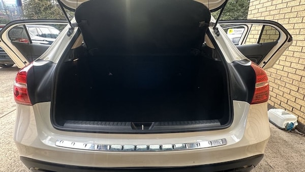 Used Mercedes-Benz GLA 2018 for sale - 76234271: Photo 18