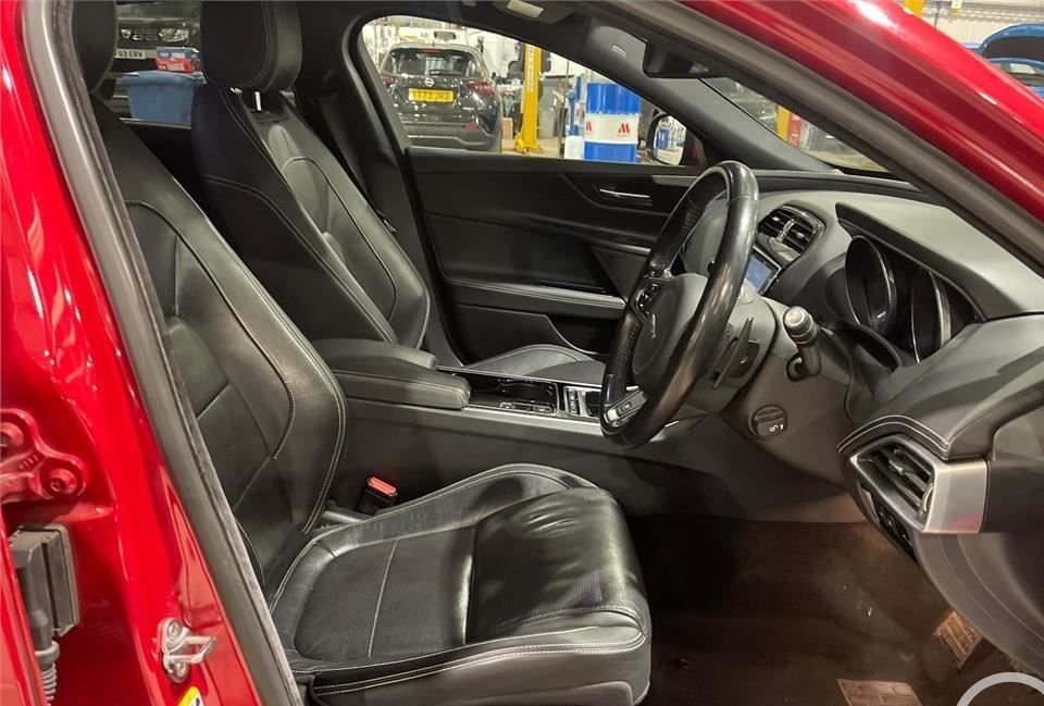 Used Jaguar XE 2017 for sale - 77153894: Photo 5