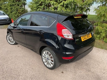 Used Ford Fiesta 2016 for sale - 76234364: Photo