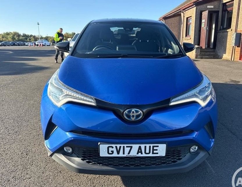 Used Toyota C-HR 2017 for sale - 76168136: Photo 2