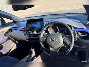 Used Toyota C-HR 2017 for sale - 76168136: Photo