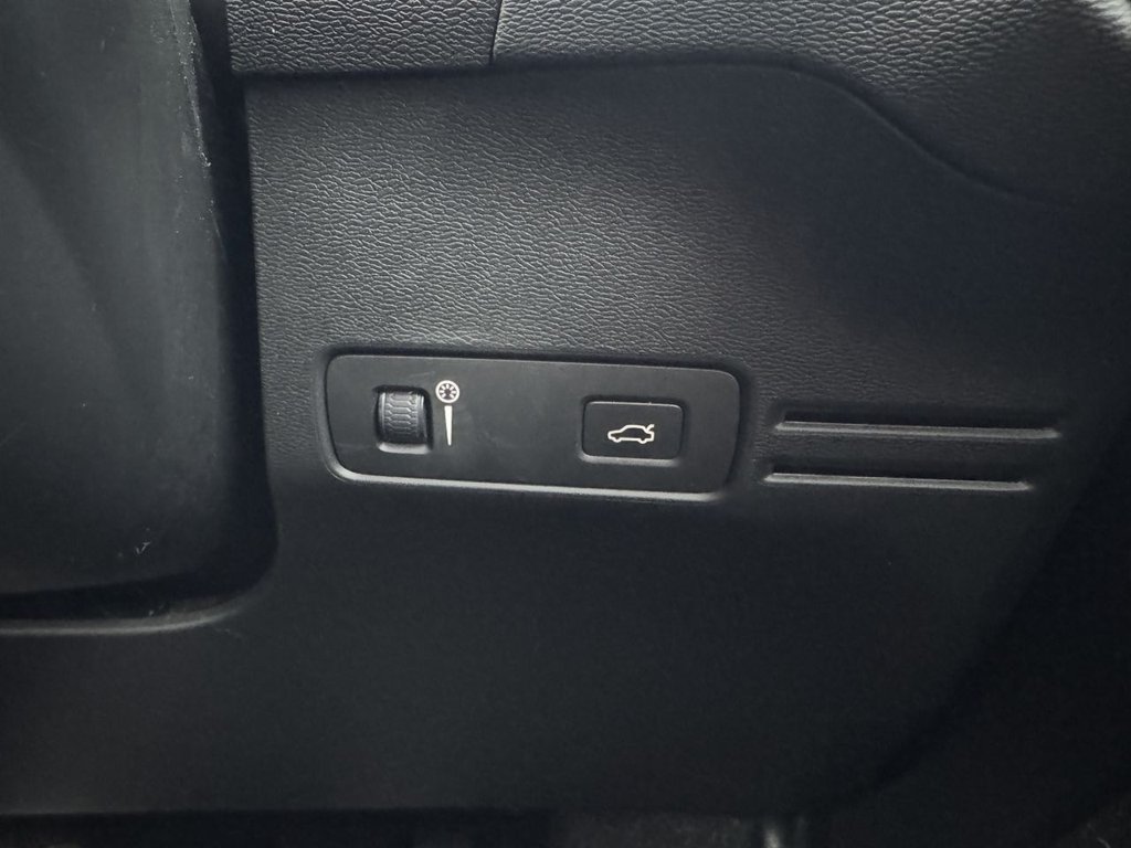 Used Volvo XC40 2020 for sale - 77009751: Photo 31