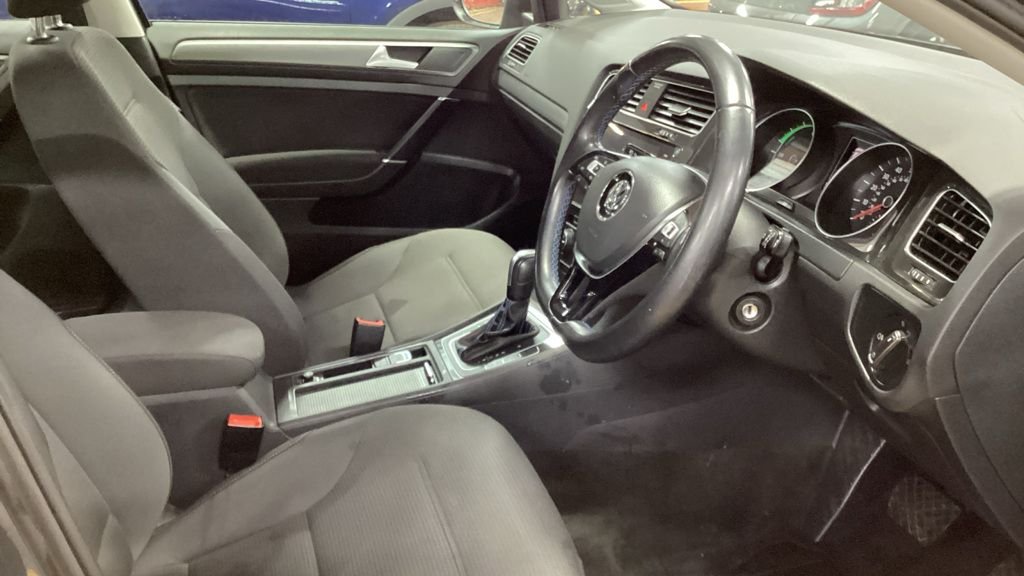 Used Volkswagen Golf 2020 for sale - 77009621: Photo 11