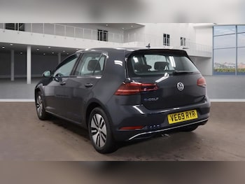 Used Volkswagen Golf 2020 for sale - 77009621: Photo
