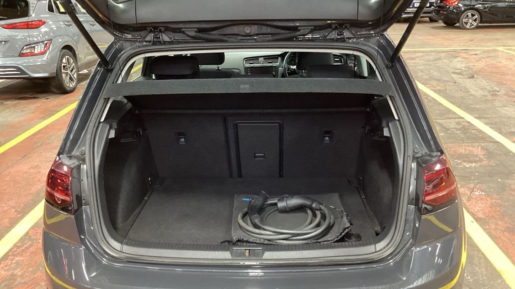 Used Volkswagen Golf 2020 for sale - 77009621: Photo 9