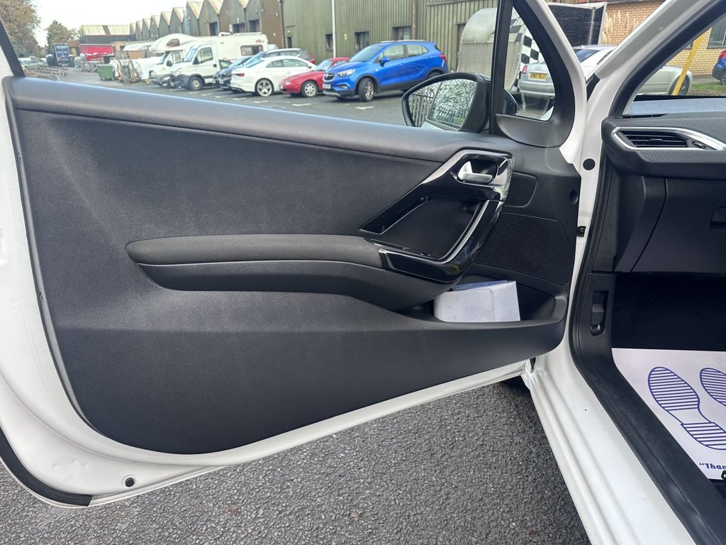 Used Peugeot 208 2017 for sale - 76751181: Photo 16