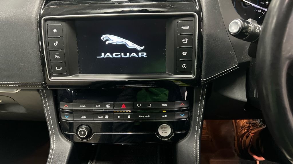 Used Jaguar F-Pace 2018 for sale - 76698624: Photo 11