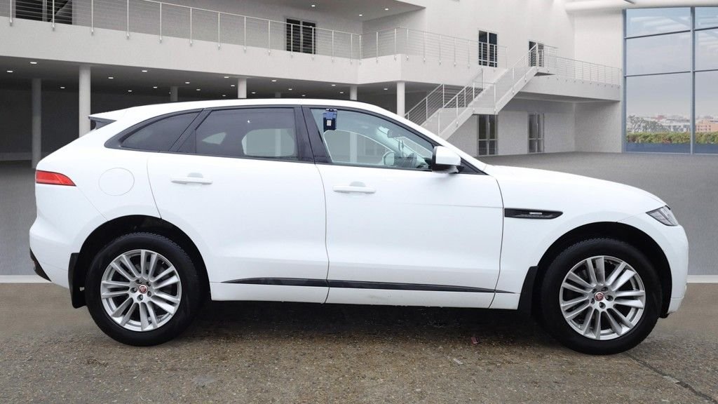 Used Jaguar F-Pace 2018 for sale - 76698624: Photo 5