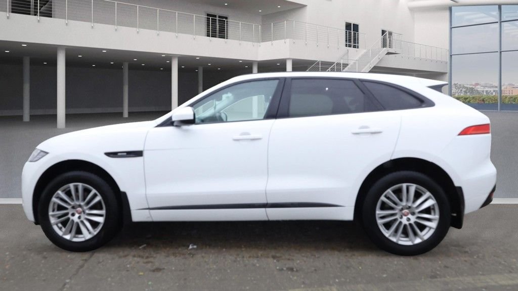 Used Jaguar F-Pace 2018 for sale - 76698624: Photo 6