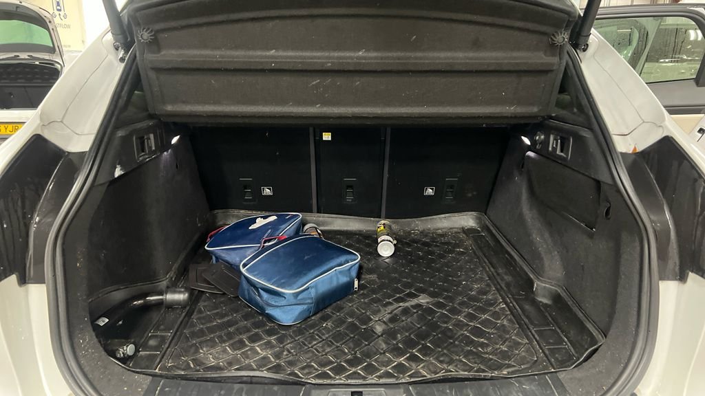 Used Jaguar F-Pace 2018 for sale - 76698624: Photo 7