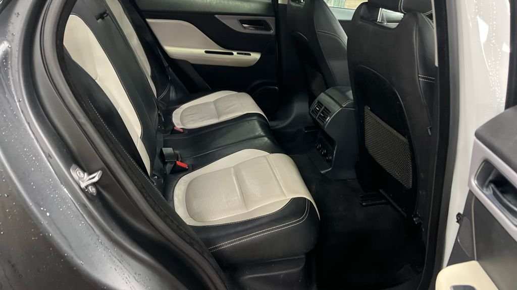 Used Jaguar F-Pace 2018 for sale - 76698624: Photo 8