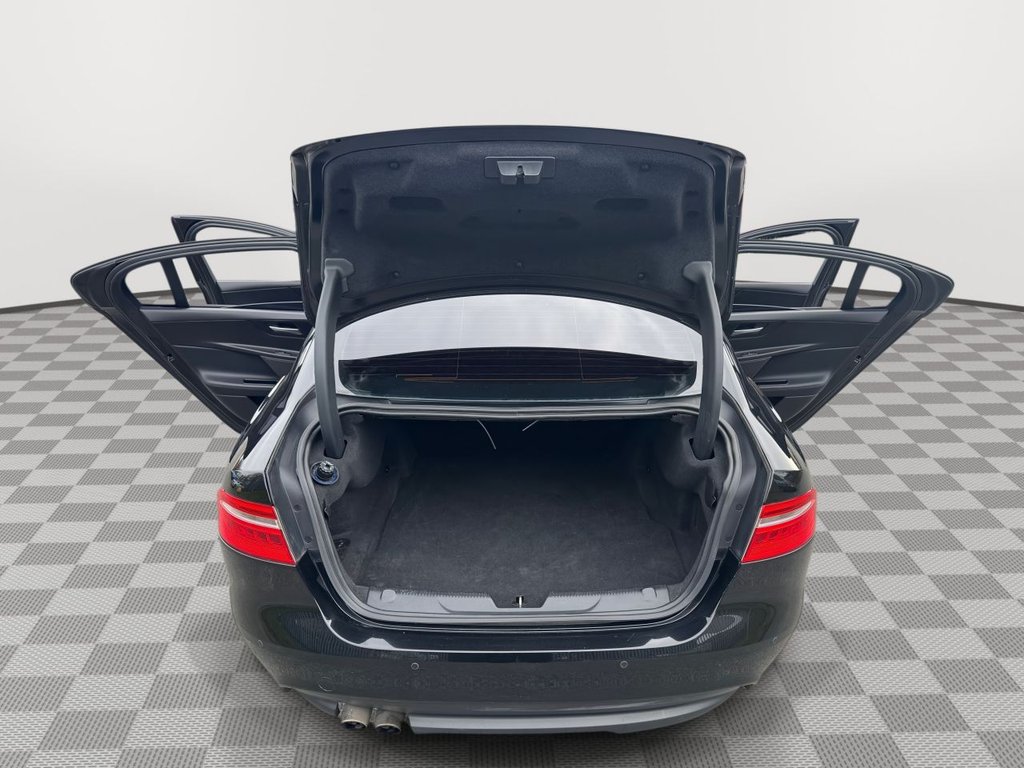 Used Jaguar XE 2016 for sale - 77806063: Photo 15
