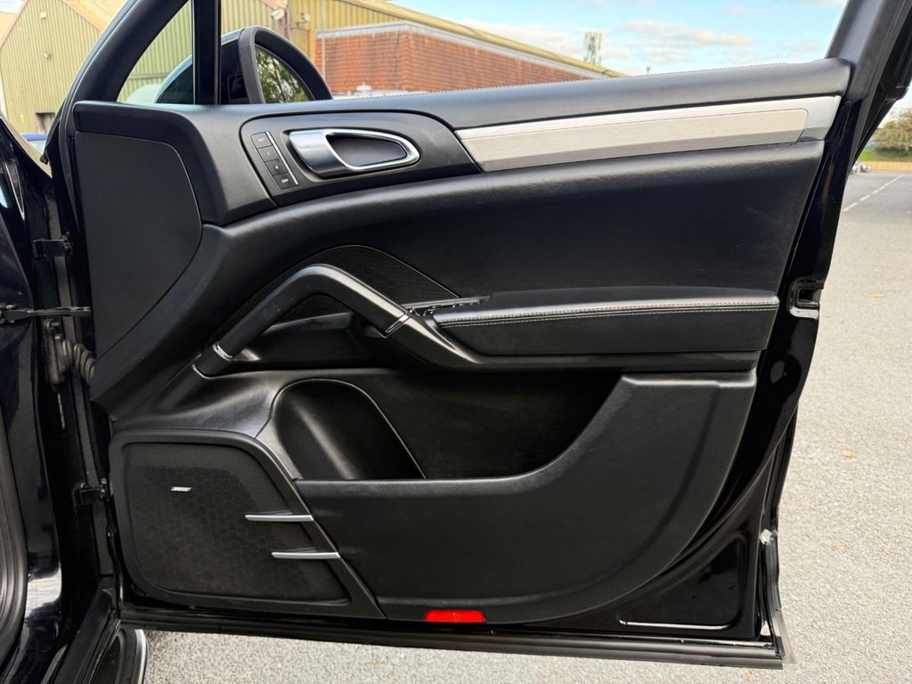 Used Porsche Cayenne 2011 for sale - 77009707: Photo 22