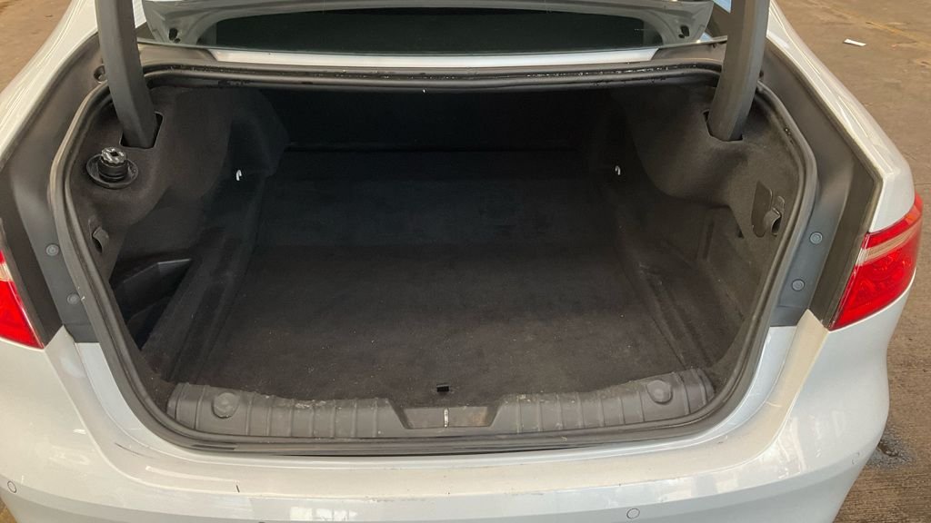 Used Jaguar XF 2018 for sale - 76740288: Photo 13