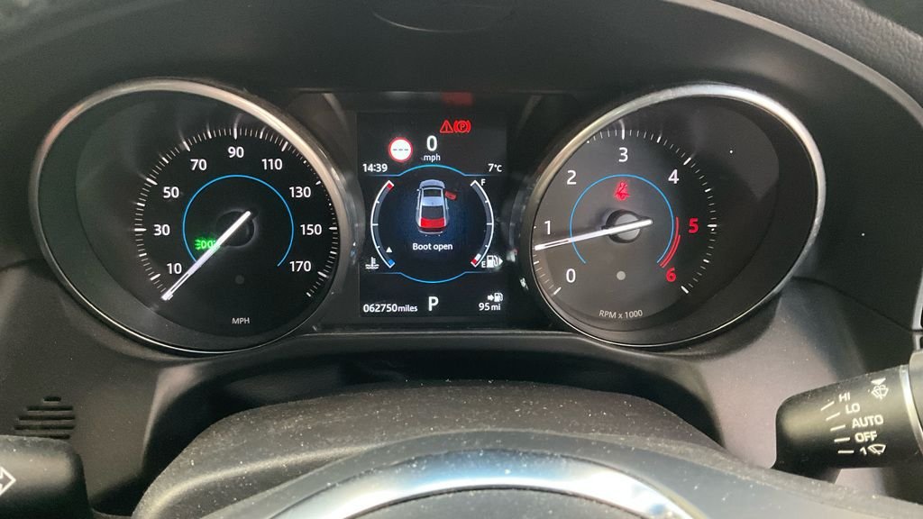 Used Jaguar XF 2018 for sale - 76740288: Photo 16