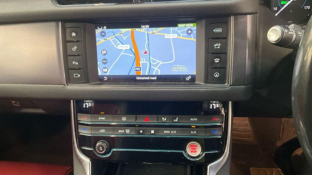 Used Jaguar XF 2018 for sale - 76740288: Photo 17