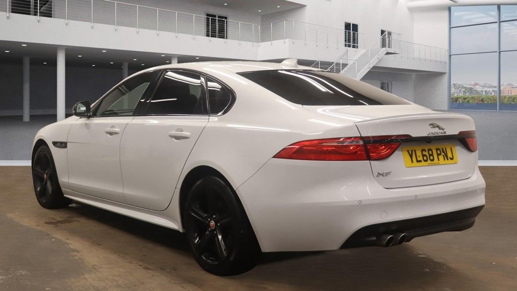 Used Jaguar XF 2018 for sale - 76740288: Photo 3