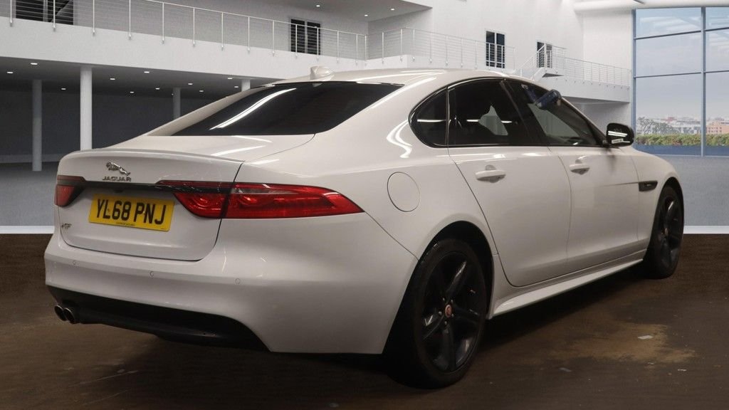 Used Jaguar XF 2018 for sale - 76740288: Photo 4