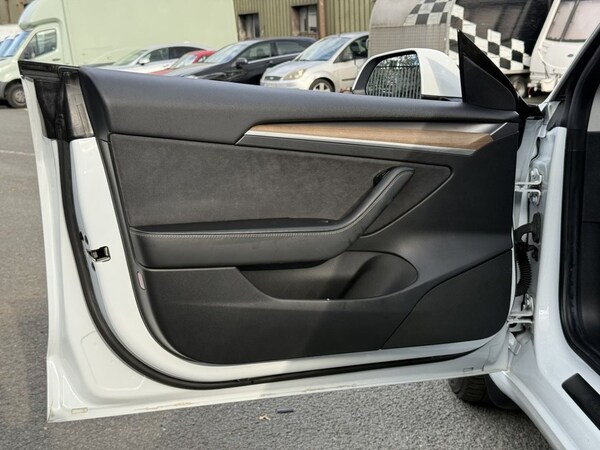 Used Tesla Model 3 2021 for sale - 76234339: Photo 16