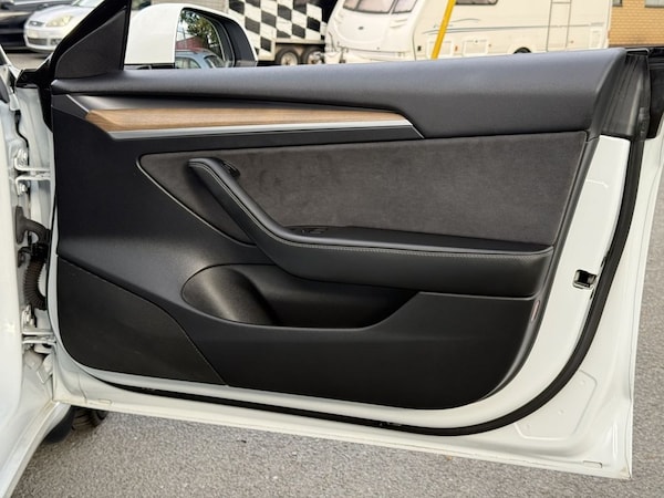 Used Tesla Model 3 2021 for sale - 76234339: Photo 20