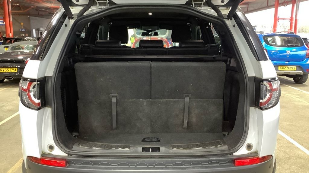 Used Land Rover Discovery Sport 2019 for sale - 77153637: Photo 13