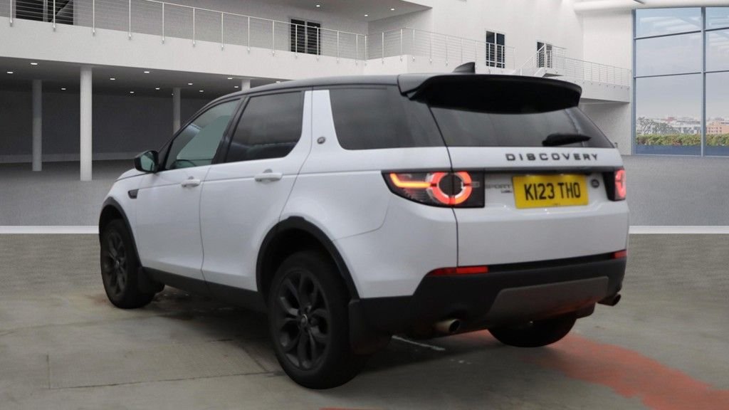 Used Land Rover Discovery Sport 2019 for sale - 77153637: Photo 3
