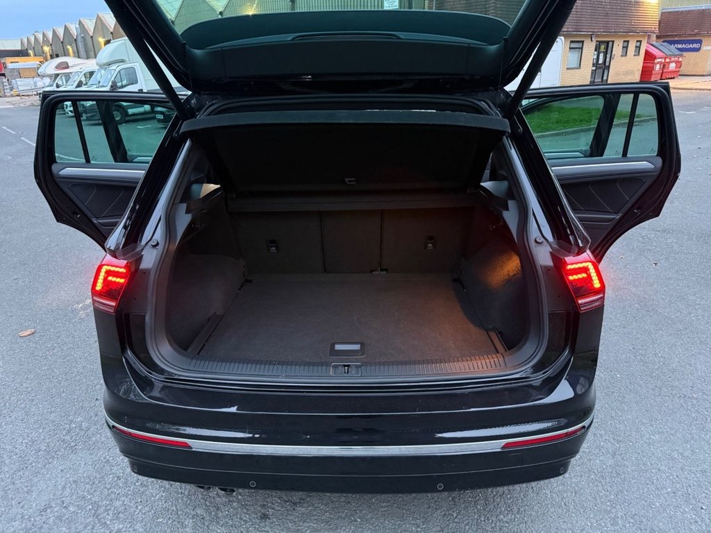Used Volkswagen Tiguan 2018 for sale - 76234345: Photo 20